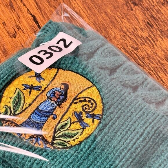 Oscardo Leah Dorion Strong Earth Woman Embroidered Knitted Hat Winter Beanie - Picture 8 of 8